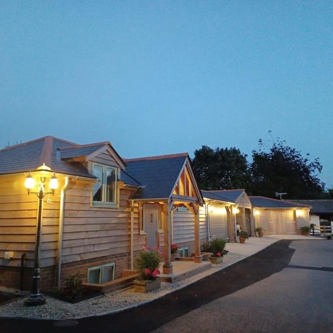 Byre - Farm Cottage On 9 Acre Equestrian Small Holding Salisbury Exterior foto