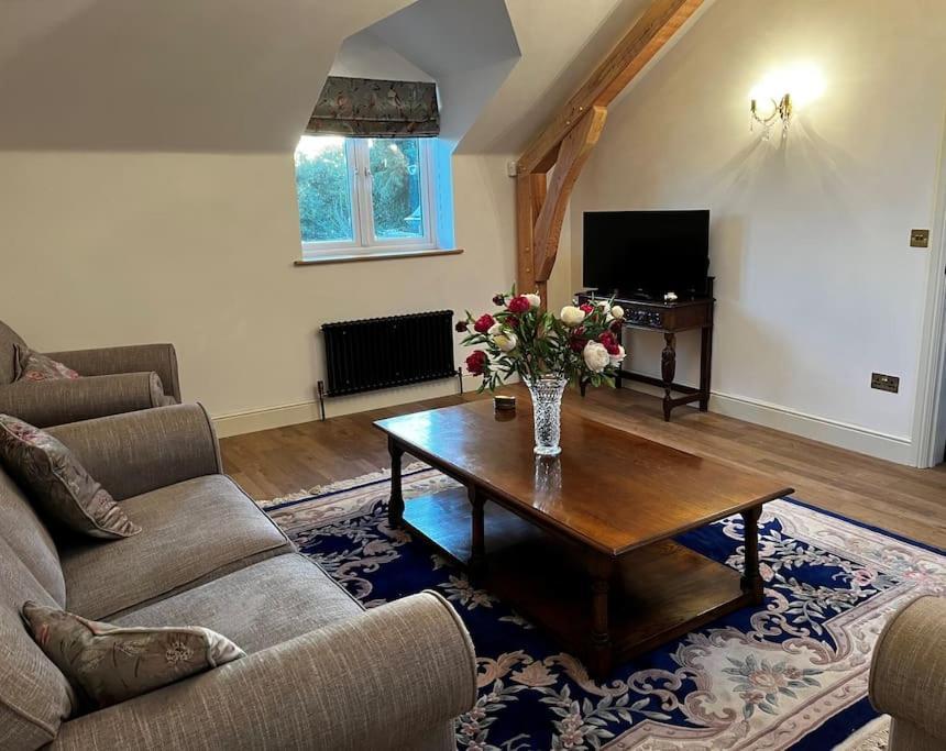 Byre - Farm Cottage On 9 Acre Equestrian Small Holding Salisbury Exterior foto